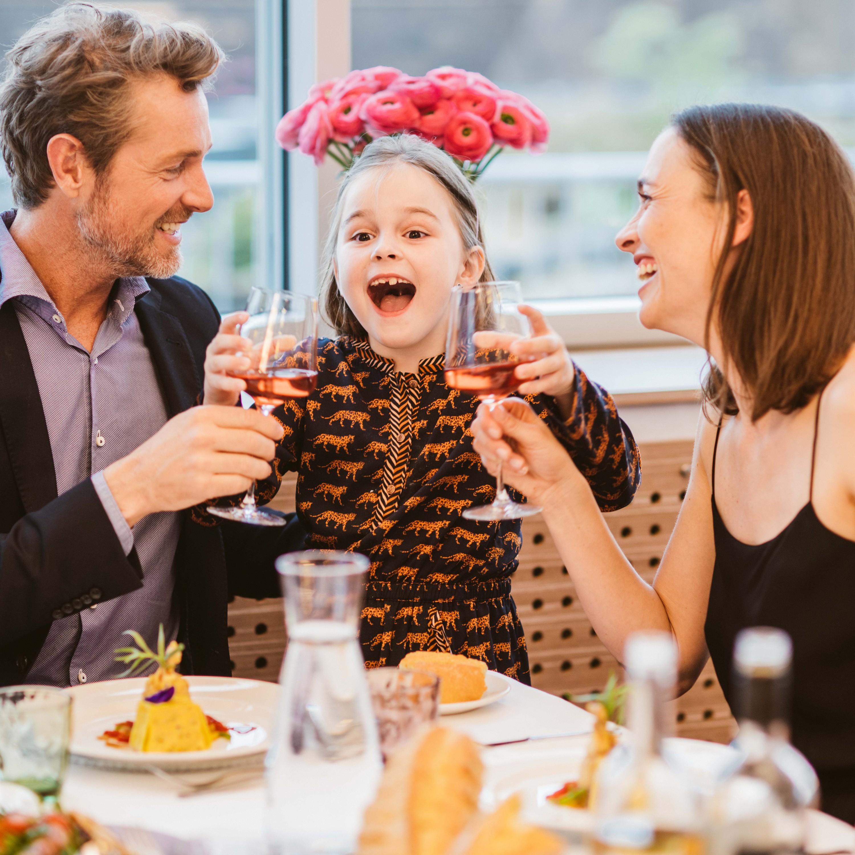 Hotel Reiters Finest Family - Family at dinner